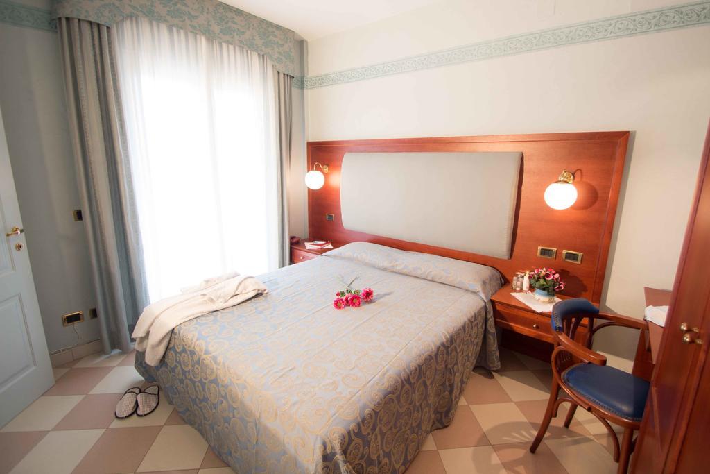 Hotel Costazzurra Grottammare Camera foto